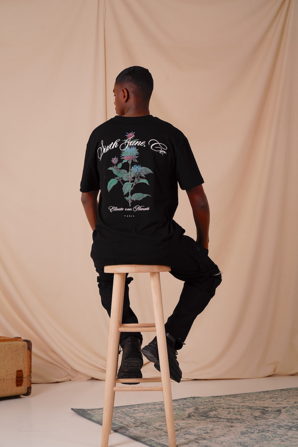 T-Shirt Elevated Thistle Graphic 25626-BLAC